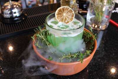 La Divina Hermandad Restobar