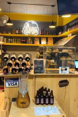 La Lonja Taberna Sanguchera