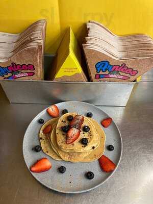 Arnicos Dessert Shop