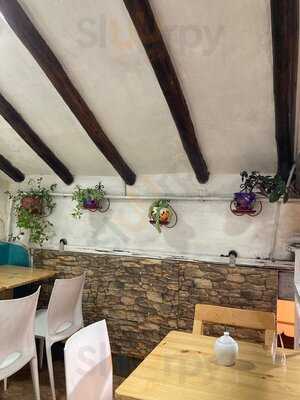 Arnicos Dessert Shop