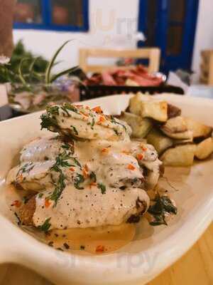 Three Crosses Restaurant