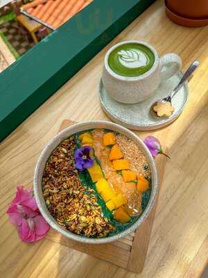 Flora Brunch & Coffee