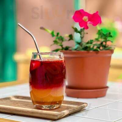 Flora Brunch & Coffee