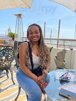 Primera Playa Rooptop Restobar