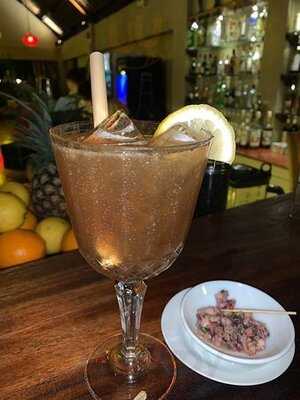 Hibiscus Pizzeria And Bar