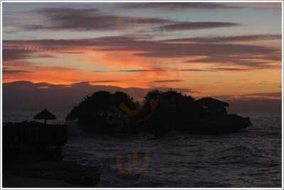 Mangodlong Rock Restaurant