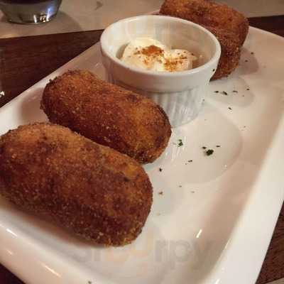 Gorliz Tapas + Vinos Spanish Restaurant