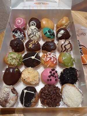 J.co Donuts & Coffee