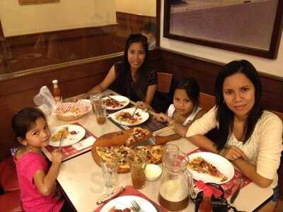 Shakeys Pizza