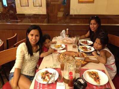 Shakeys Pizza