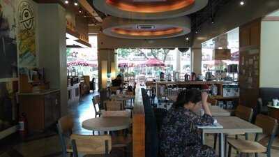 The Coffee Bean & Tea Leaf