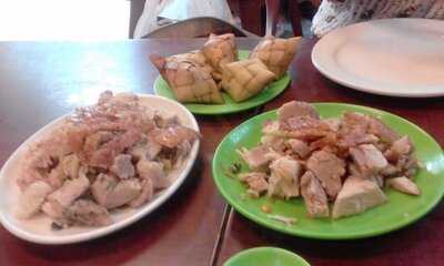 Tatang's Bonless Lechon
