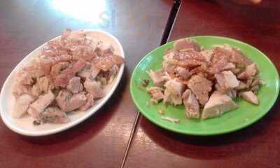 Tatang's Bonless Lechon