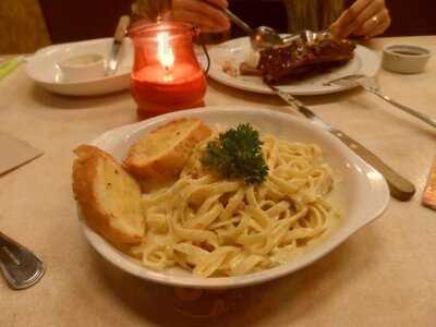 Portos Diner & Grille