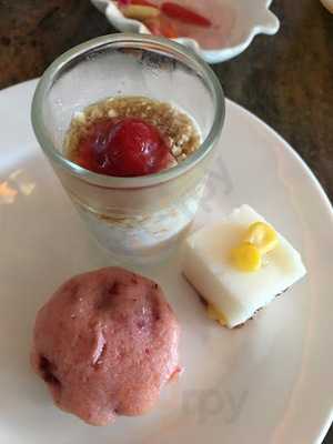 Buko Bar At Shangri-la's Mactan Resort & Spa