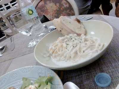 Simply J's Cafe & Restaurant