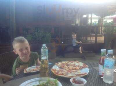 The Sandtrap Sports Bar & Restaurant