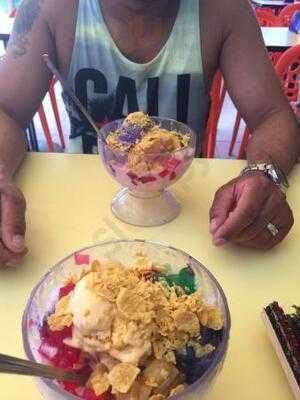 Ice Castle Halo-halo And Ice Cream House