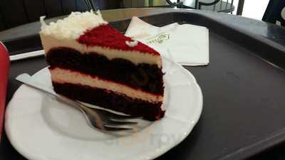 Leona Cakes & Pastries