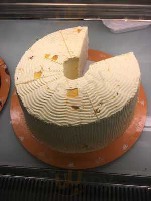 Leona Cakes & Pastries