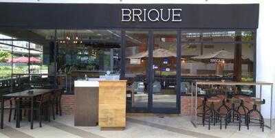 Brique Modern Kitchen