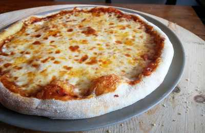 Big Bro Pizza & Diners