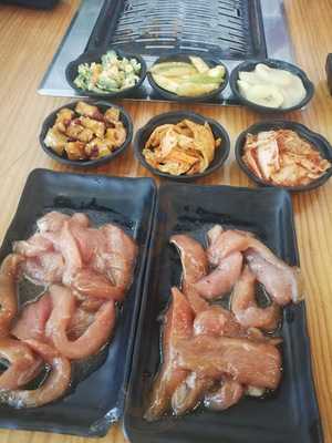 Banoks Ihaw Ihaw Restaurant