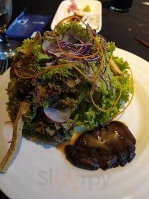 The White House Fusion Cuisine And Wine Lounge