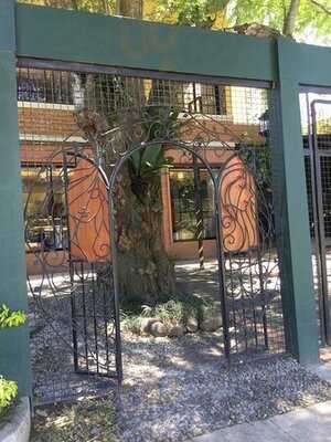 Lara Mia Cafe & Bistro