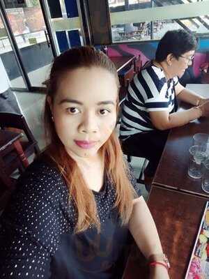 Lyndon's Worlds Worst Ribs And Awful Chicken