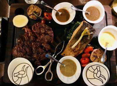 Raging Bull Chophouse And Bar