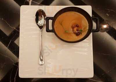 Ministry Of Crab, Manila