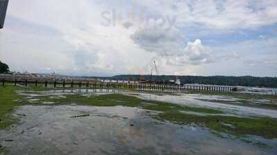 Garden By The Bay Floating Seafoods Restaurant