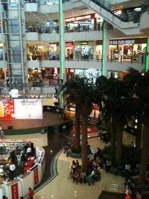 Yellow Cab Market Market