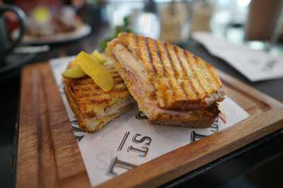 St. Louis House Of Fine Ice Cream & Dessert