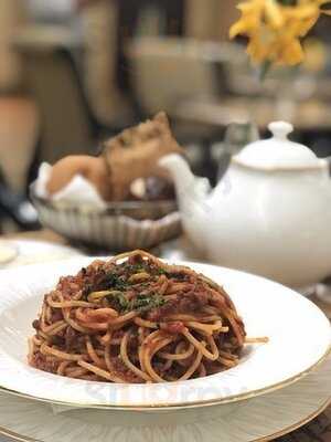 The Lobby - The Peninsula Manila