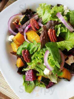 Larry's Cafe And Bar