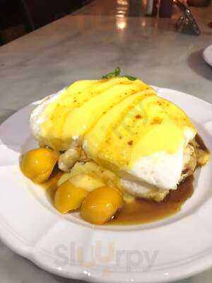 Larry's Cafe And Bar