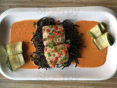 Larry's Cafe And Bar