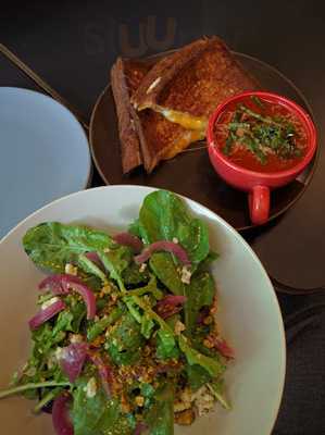 Alamat Filipino Pub & Deli