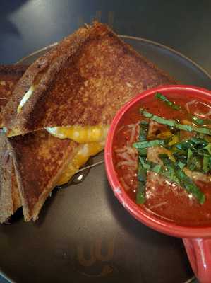 Alamat Filipino Pub & Deli