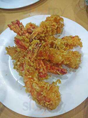 Aling Tonya's Seafood Palutuan