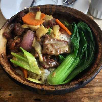 Lin's Kitchen Claypot And Noodle House