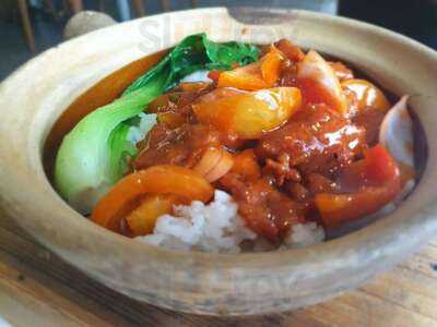 Lin's Kitchen Claypot And Noodle House