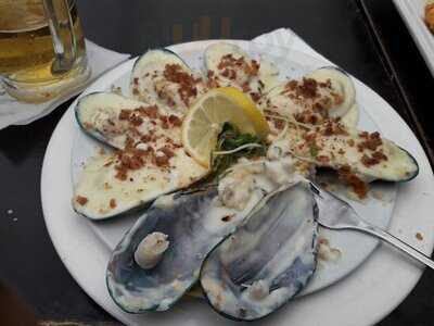 Spicy Fingers Bar And Restaurant