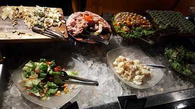 Sky Deck At The Bayleaf Hotel