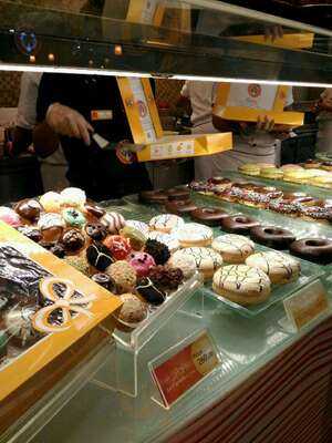 J.co Donuts & Coffee