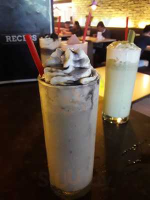Recess Resto / Cafe