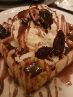 Caloy's Lovers In Pares