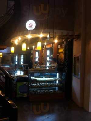 Hizon's Cakes & Pastries